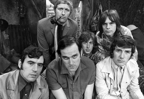 Monty Python - комик-группа, в честь которой был назван язык Python